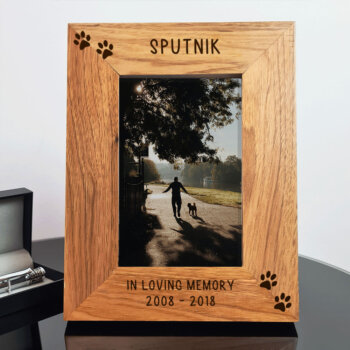 Personalised 7" x 5" French Oak Photo Frame with Paws and loving memory engraving